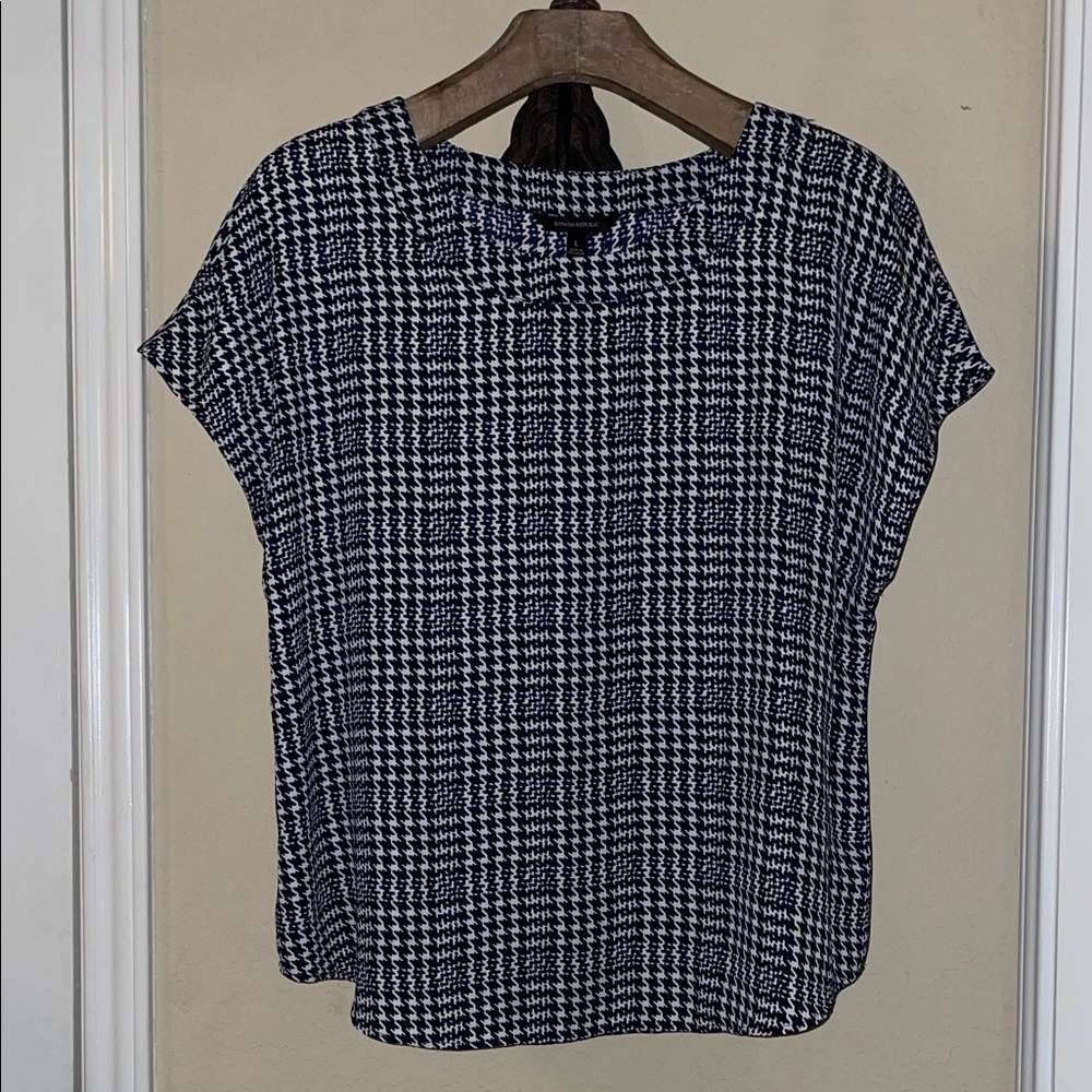 Banana Republic Black and White Patterned Blouse